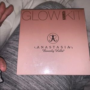 That Glow Anastasia Highlighter